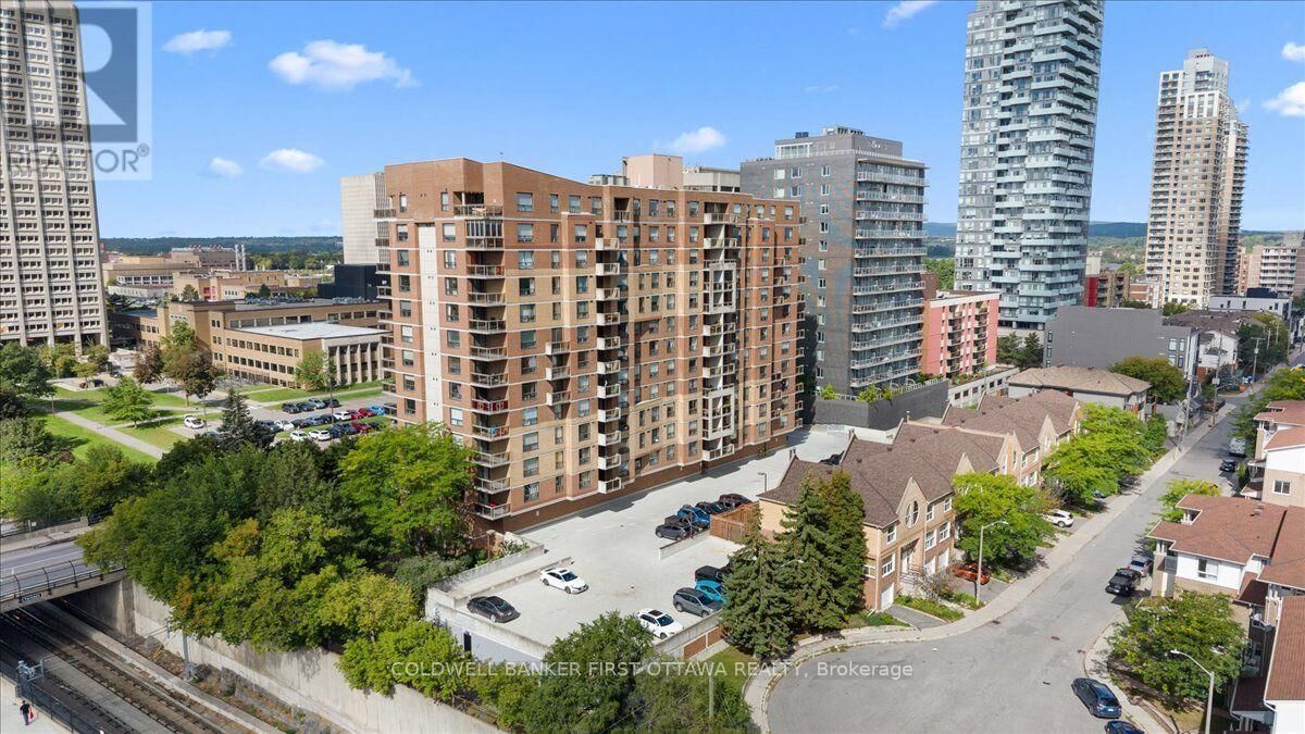 Property Photo:  215 Parkdale Avenue 1202  ON K1Y 4T8 