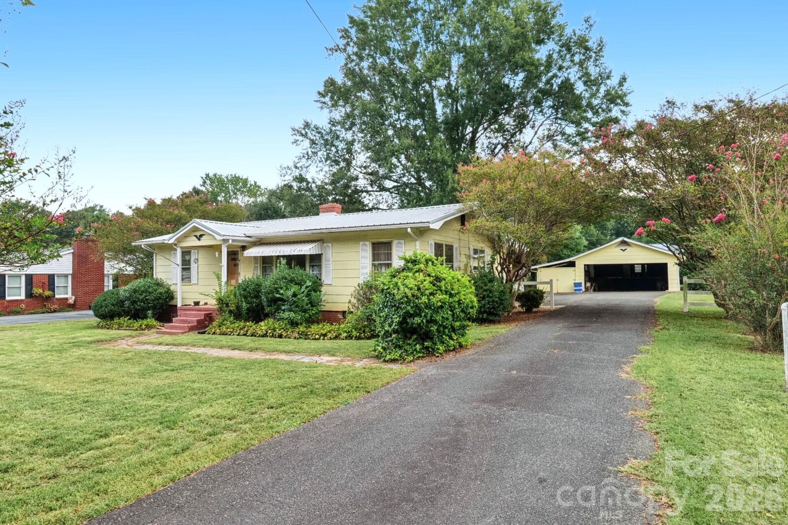 Property Photo:  100 Dallas Street  NC 28078 