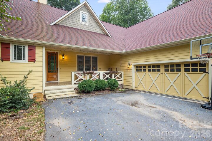 Property Photo:  312 E Forest Place  NC 28715 