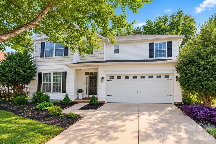 Property Photo: 15011 Bridle Trace Lane NC 28134