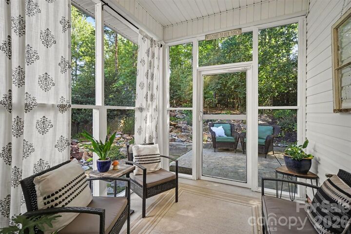 Property Photo: 15011 Bridle Trace Lane NC 28134