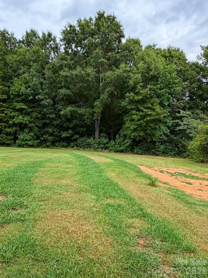 Property Photo: 185 Coot Sistare Road SC 29720