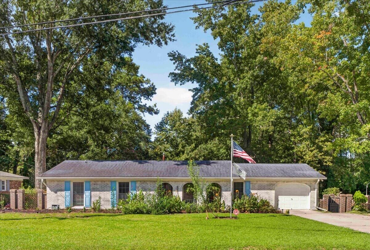 Property Photo:  8431 Deerwood Drive  SC 29406 