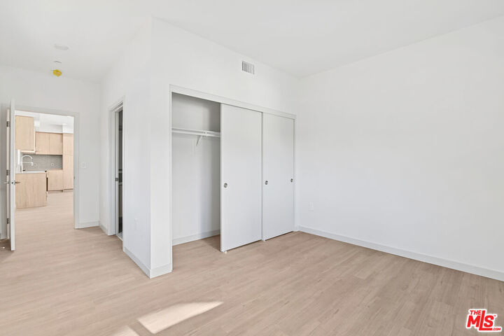 Property Photo:  2523 S Orange Dr  CA 90016 