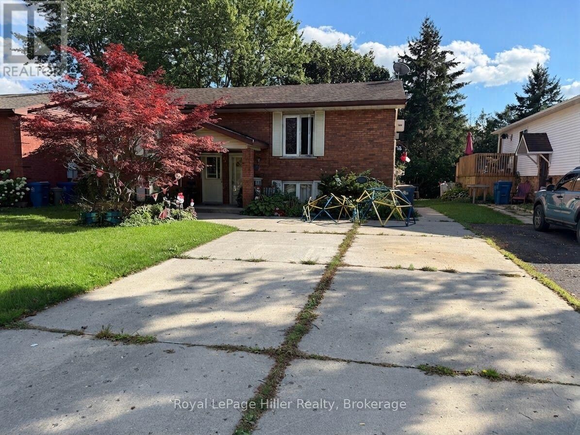Property Photo:  321 Maple Avenue  ON N5A 7P6 
