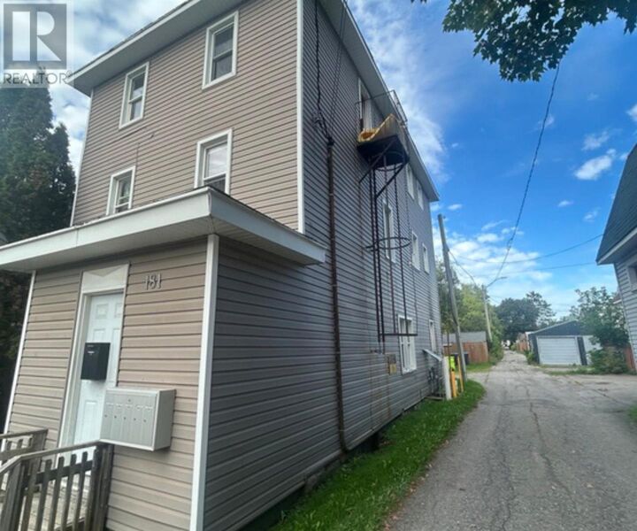Property Photo:  181 Elgin St  ON P6A 2Y9 