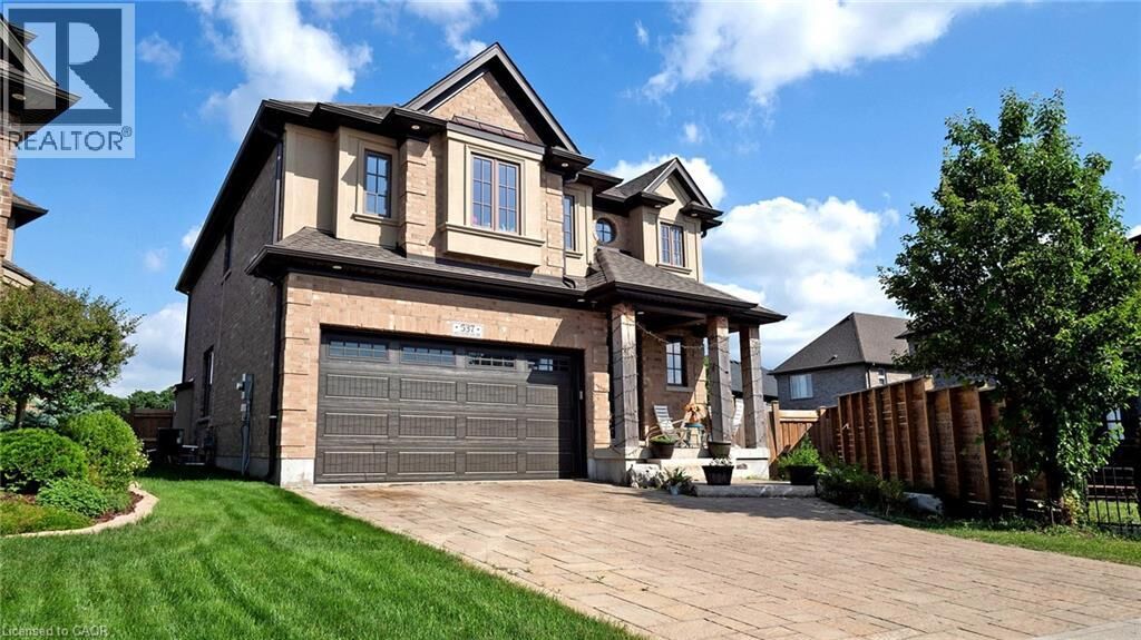 Property Photo:  537 Millstream Drive  ON N2K 0E2 