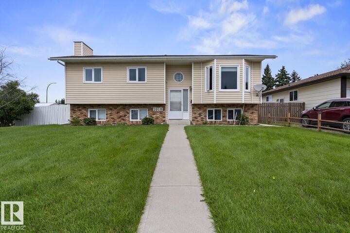 Property Photo:  2018 5 Av  AB T9M 1G1 