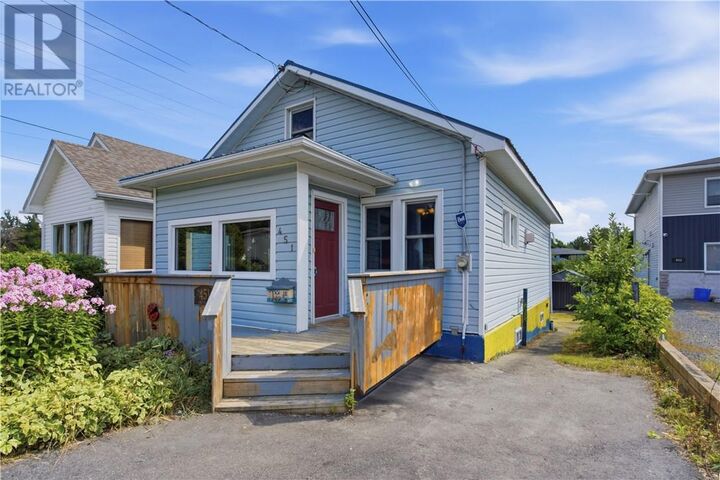 Property Photo:  451 Cartier Avenue  ON P3B 1C7 