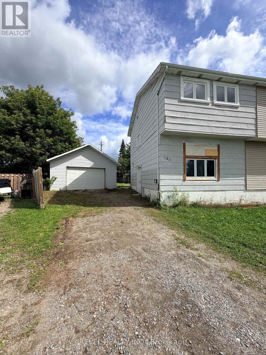 Property Photo:  387 Randall Drive  ON P4N 7R9 