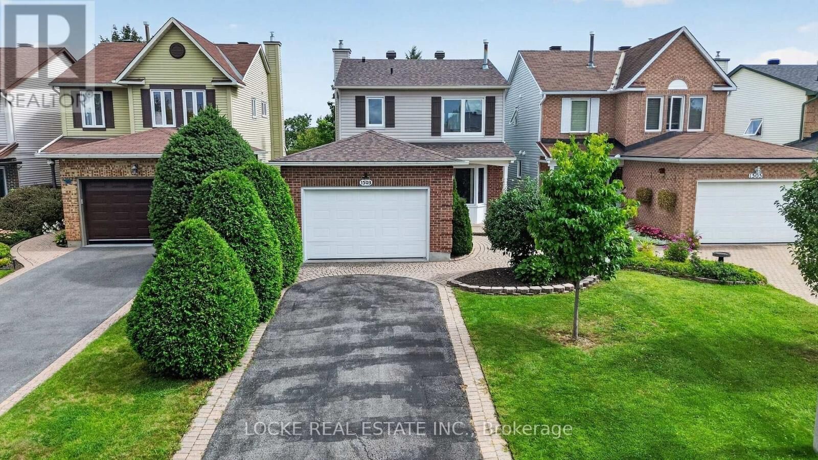 Property Photo: 1503 Kamouraska Circle ON K1C 3J1