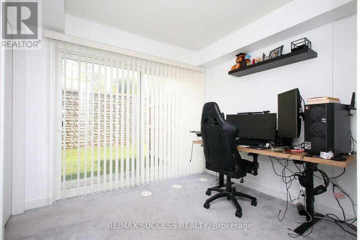 Property Photo:  1121 Cooke Boulevard 76  ON L7T 0C3 