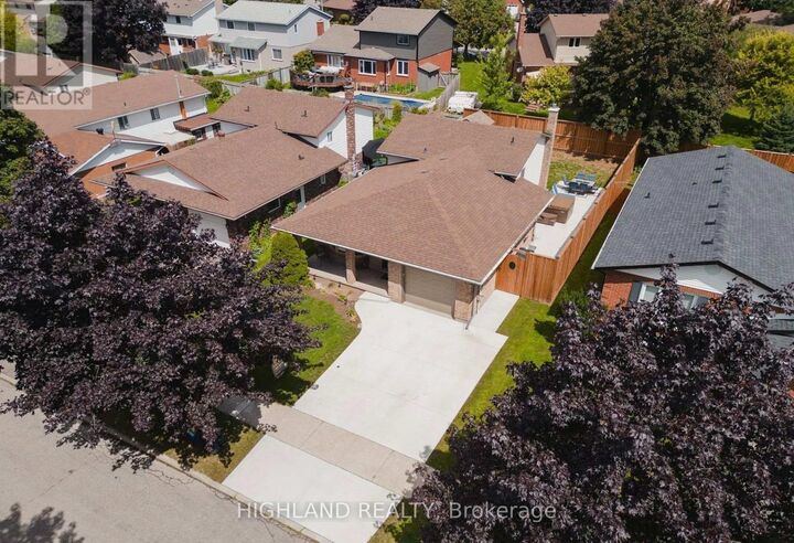 Property Photo:  182 Foxhunt Road  ON N2K 2S2 