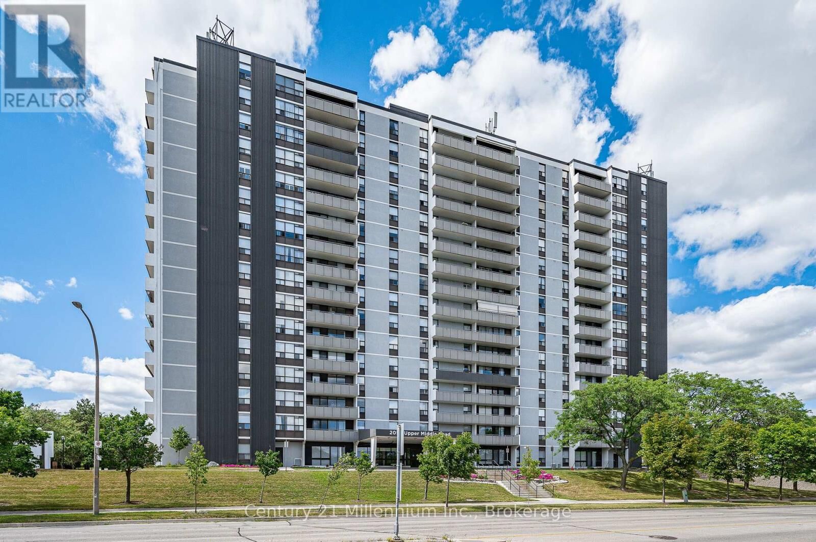 Photo de la propriété: 2055 Upper Middle Road 1605 ON L7P 3P4