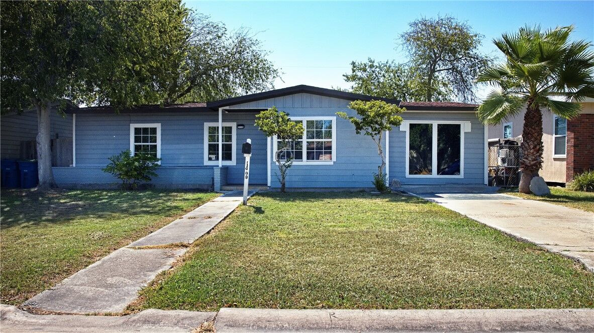Property Photo: 1409 Austin TX 78374