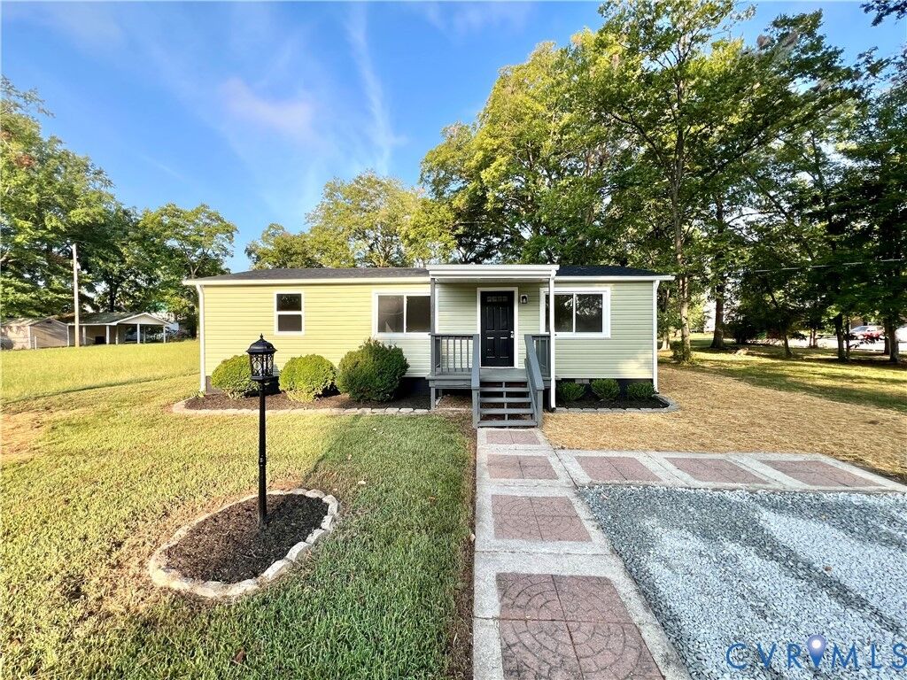 Property Photo: 716 Oak Street VA 23824