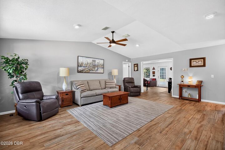 Property Photo: 77 Black Bear Lane FL 32137
