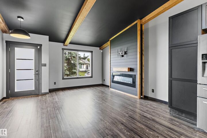 Property Photo: 9507 170 Avenue NW AB T5Z 2Z9