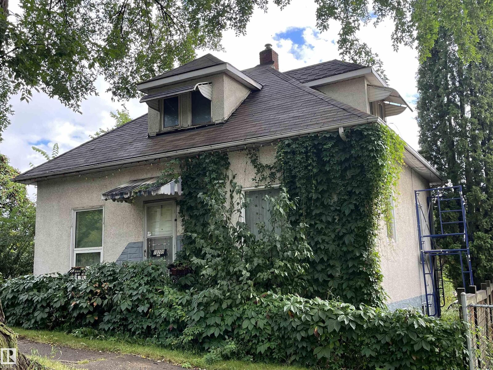 Property Photo: 10205 92 Street NW AB T5H 1T2