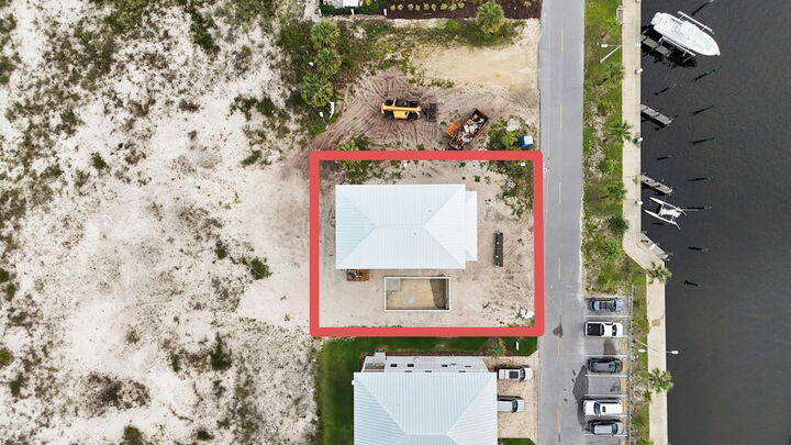 Property Photo: 136 Canal Pkwy FL 32456