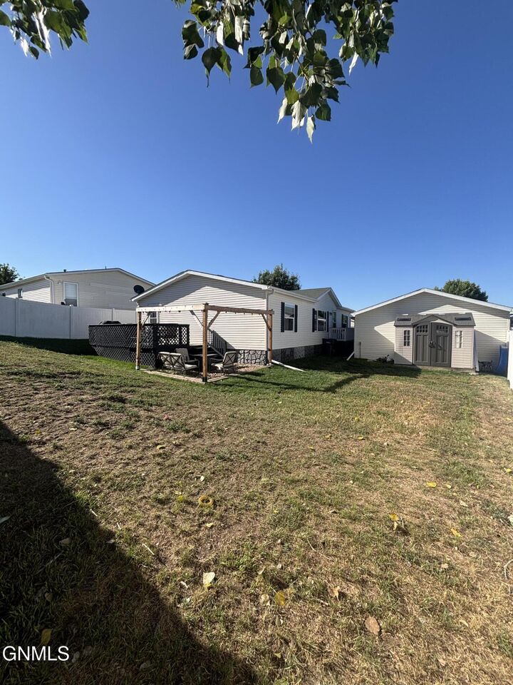 Property Photo:  4019 Chandler Lane  ND 58503 