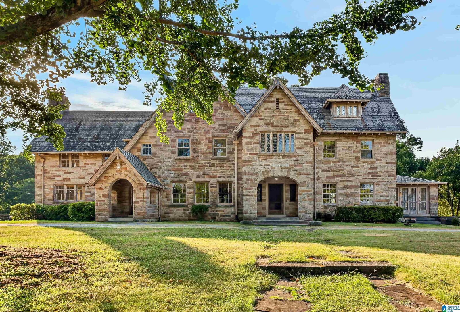 Property Photo:  1453 Shades Crest Road  AL 35226 