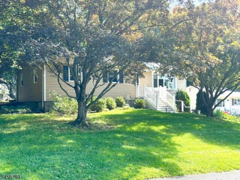 Property Photo:  30 Woodlawn Ter  NJ 07849 
