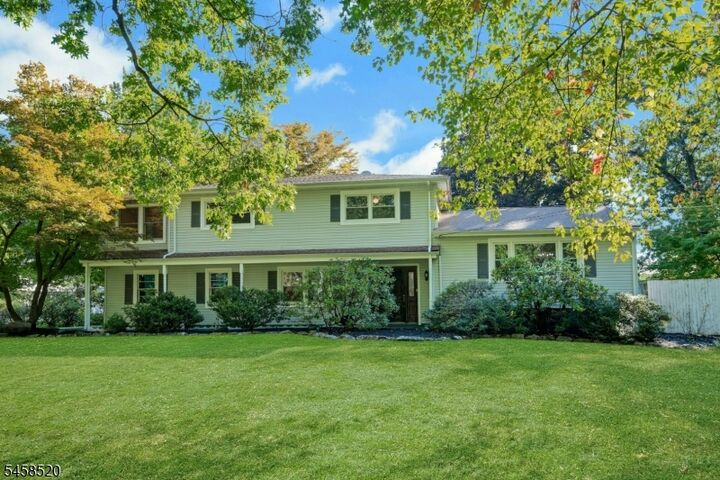 Property Photo:  15 Camelot Way  NJ 07054 