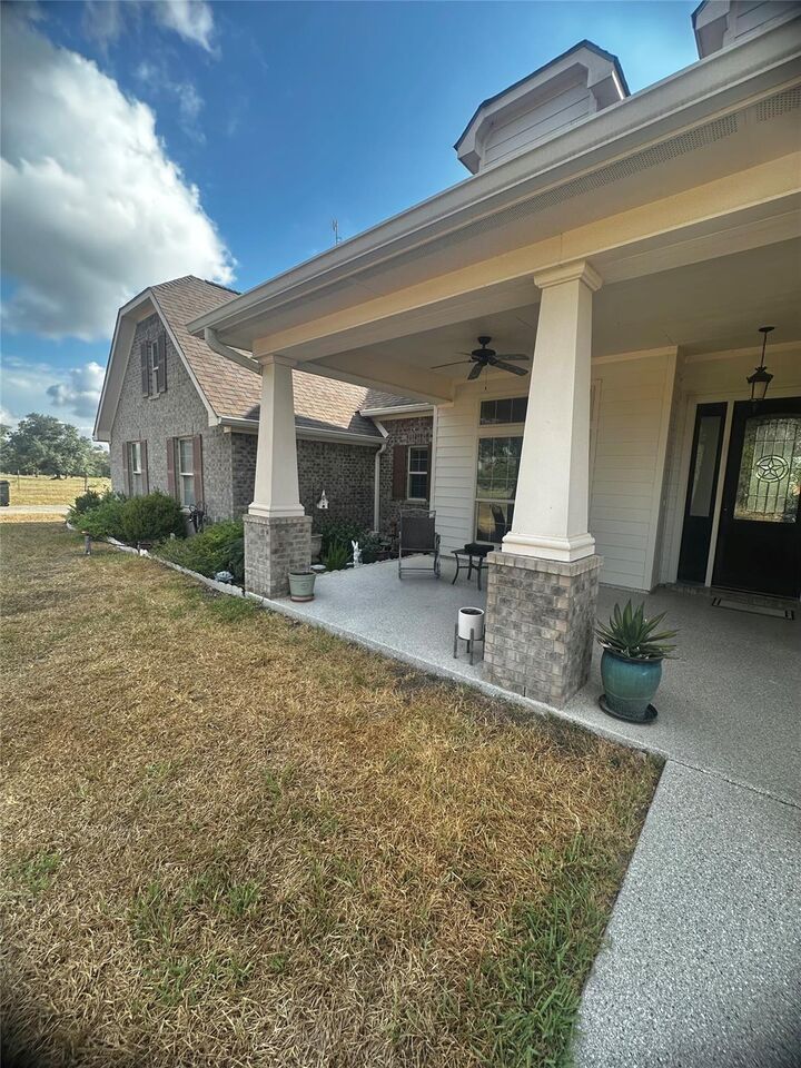 Property Photo:  1684 Zengerle Rd  TX 77954 