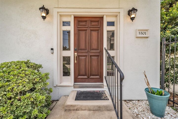 Property Photo: 5501 Petty Street TX 77007