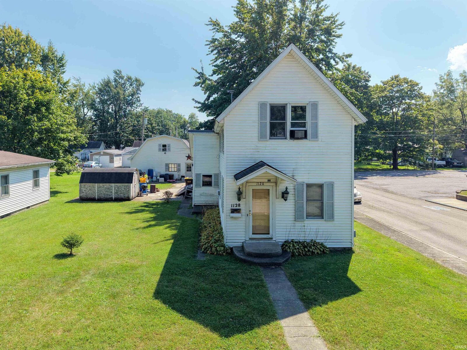 Property Photo:  1128 W Cherry Street  IN 46714 