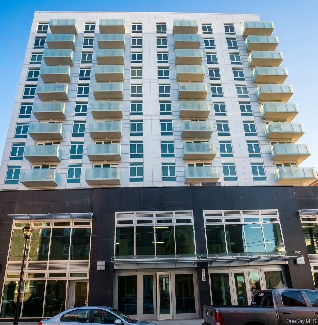 Property Photo:  142-38 37th Avenue 5  NY 11354 