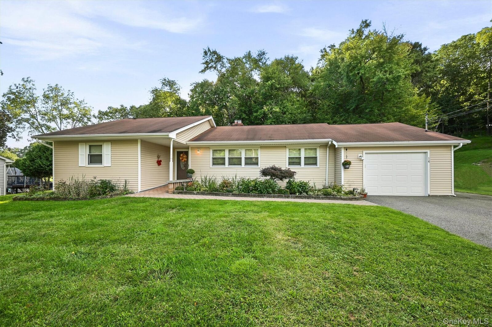 Property Photo:  14 Pond Hill Avenue  NY 10990 