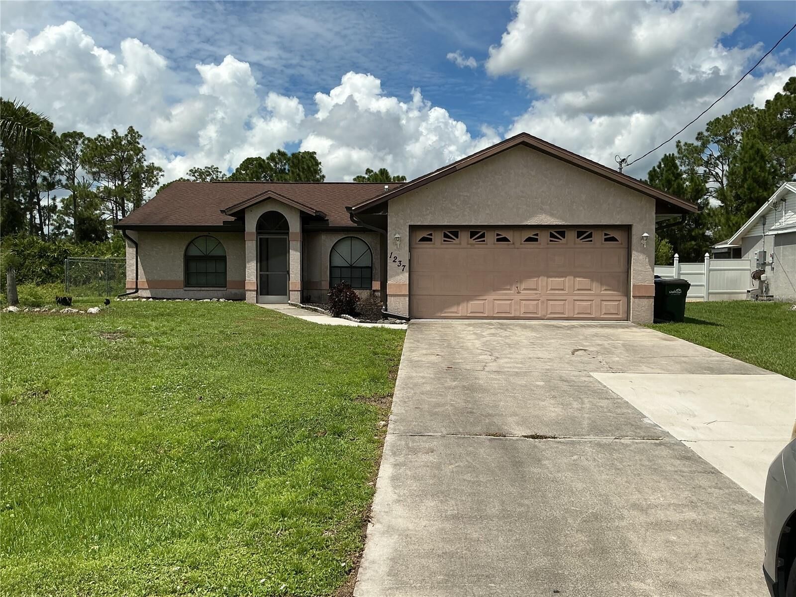 Property Photo:  1237 N Cranberry Boulevard  FL 34286 