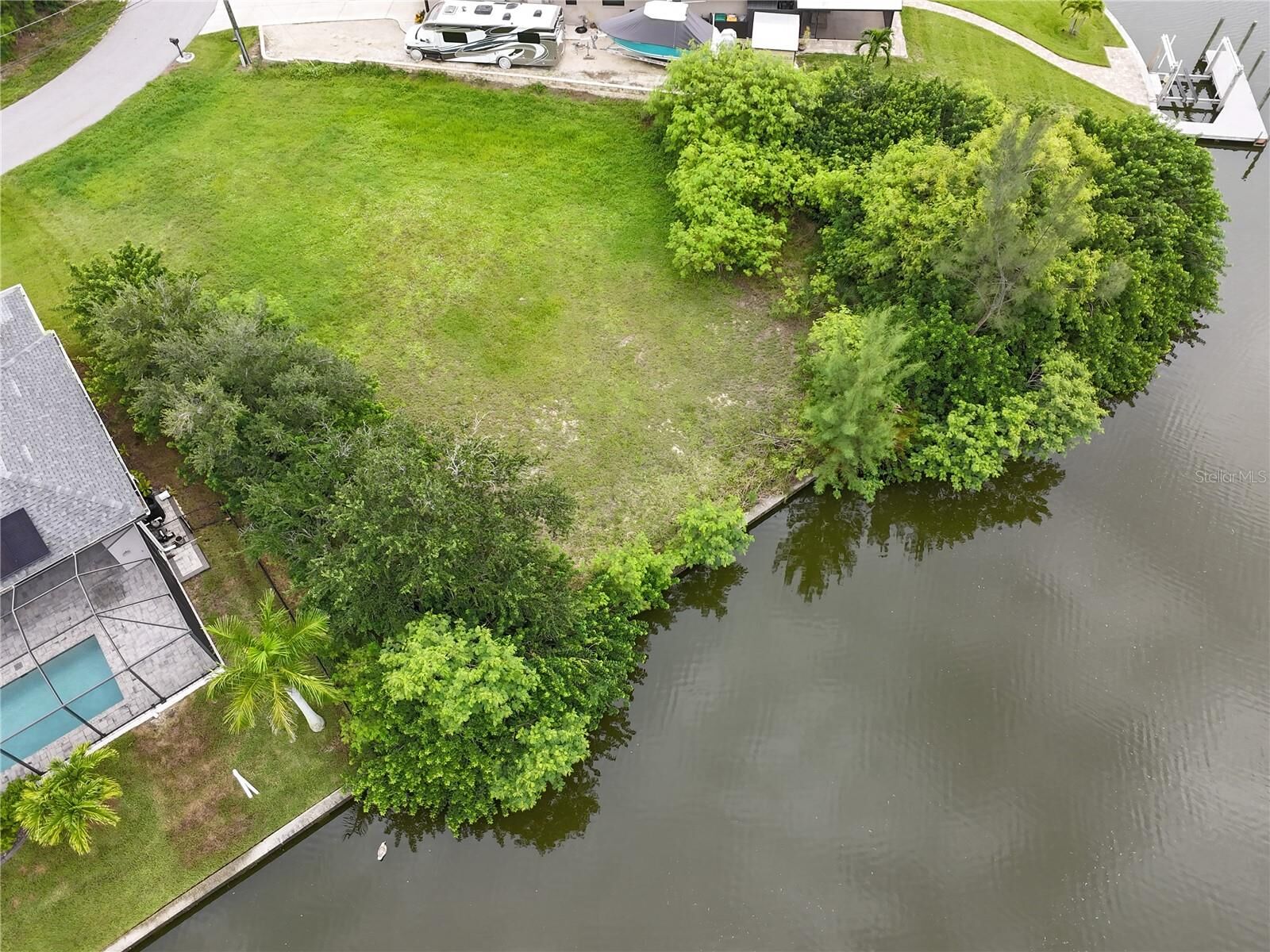 Property Photo:  10499 Sarasota Road  FL 33981 