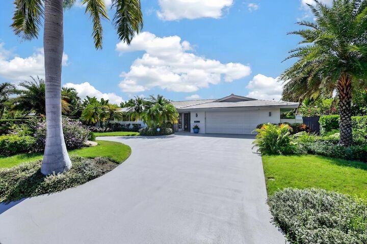 Property Photo:  567 Bird Key Drive  FL 34236 