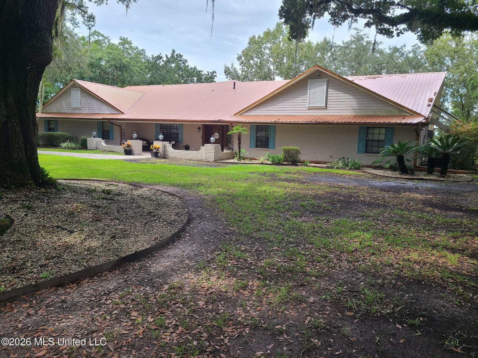Property Photo: 2330 N Country Club Lane MS 39532