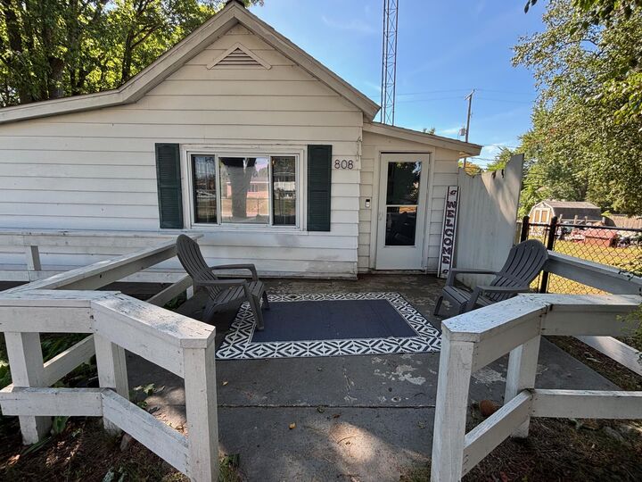 Property Photo: 808 Anderson Street MI 49431