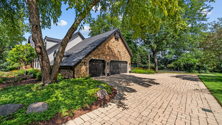Property Photo:  689 Thompsons Way  IL 60067 