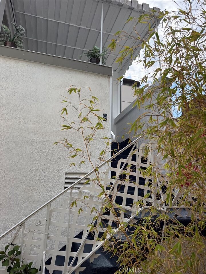 Property Photo: 124 S Elm Drive 9 CA 90212