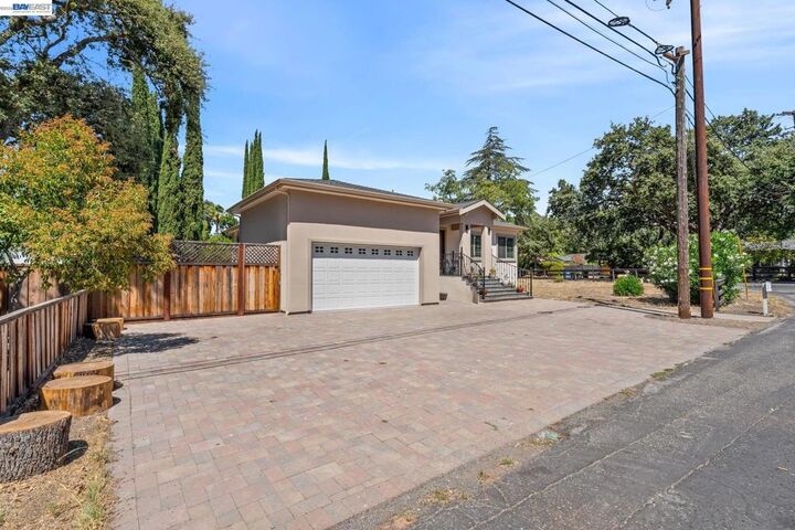 Property Photo: 1069 Homestead Ave CA 94598