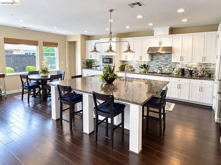 Property Photo: 682 Norwood Ct CA 94513