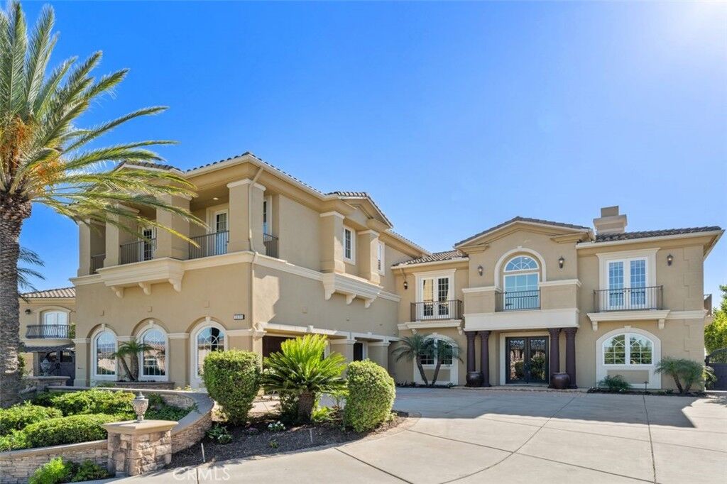 Property Photo: 1159 S Pointe Premier CA 92807