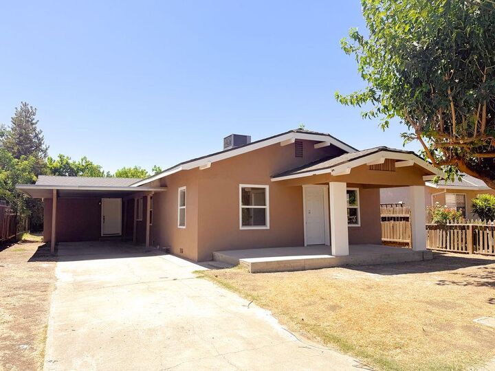 Property Photo:  1274 Dos Palos Avenue  CA 93620 