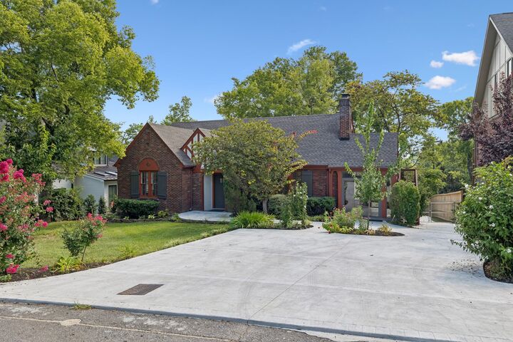 Property Photo:  502 32nd Ave S  TN 37212 