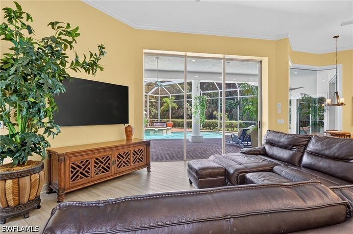 Property Photo: 5771 Dogwood Way FL 34116