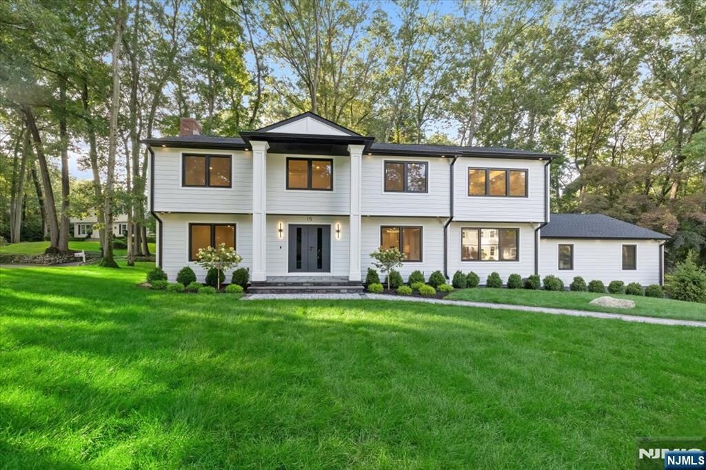 Property Photo:  15 Green Way  NJ 07430 