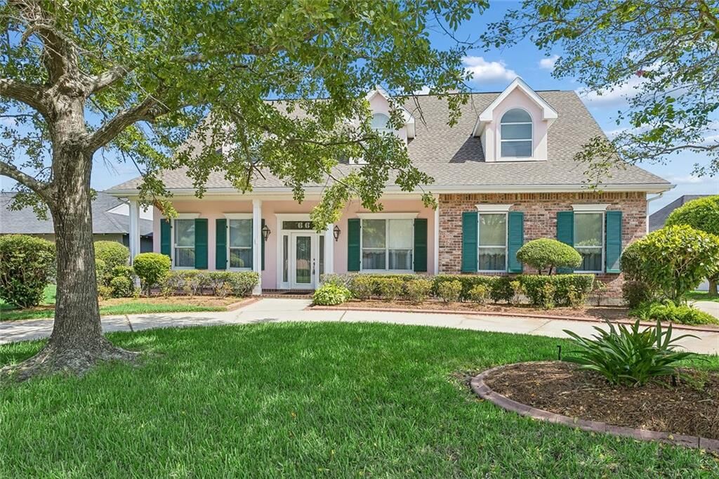 Property Photo: 66 Chateau Rothchild Drive LA 70065