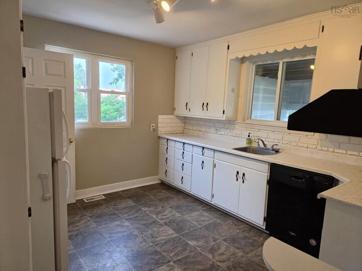 Property Photo:  95 Higgins St  NS B2N 2L6 