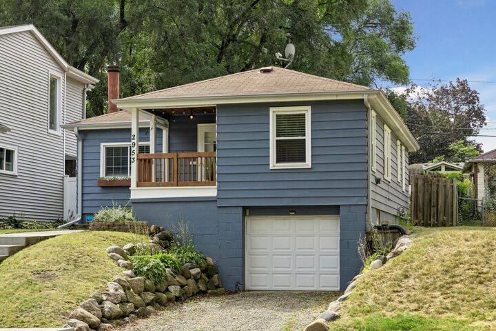 Property Photo:  2953 Ewing Avenue N  MN 55422 